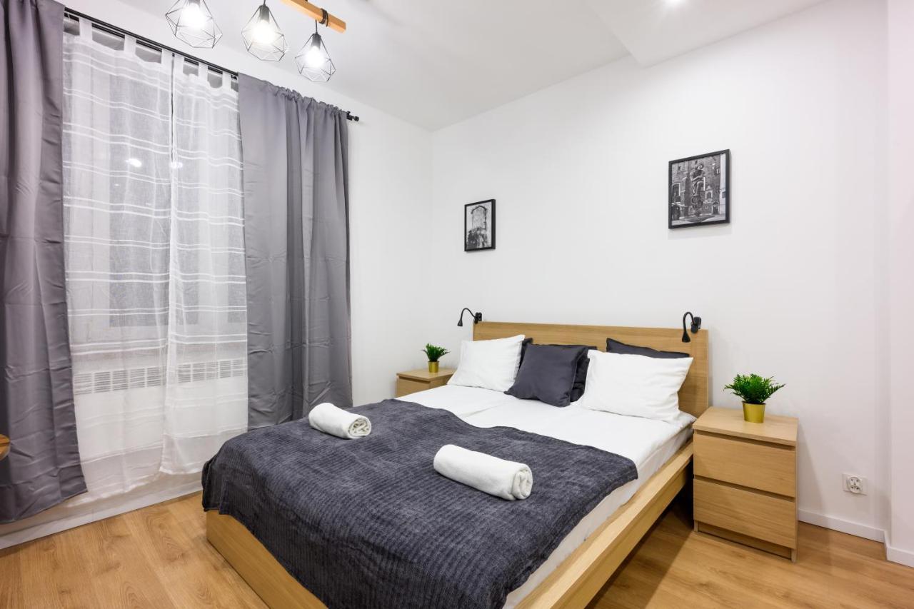 Cracow Rent Apartments - Spacious Apartments For 2-7 People In Quiet Area - Kolberga Street Nr 3 - 10 Min To Main Square By Foot Cracovie Extérieur photo