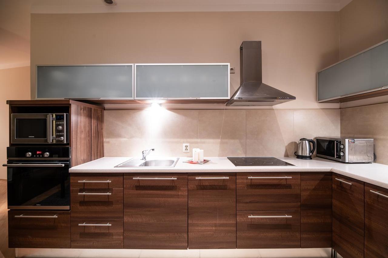 Cracow Rent Apartments - Spacious Apartments For 2-7 People In Quiet Area - Kolberga Street Nr 3 - 10 Min To Main Square By Foot Cracovie Extérieur photo